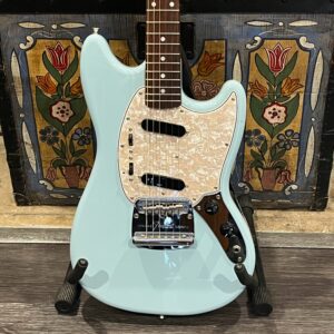 Fender MIJ Mustang MG-65/69 - Daphne Blue